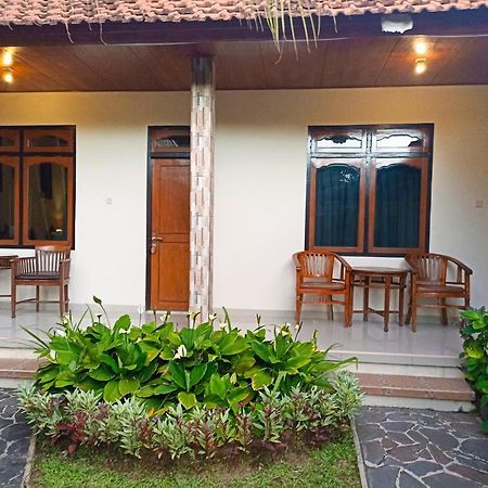 Kusnadi Hotel Legian Exterior foto