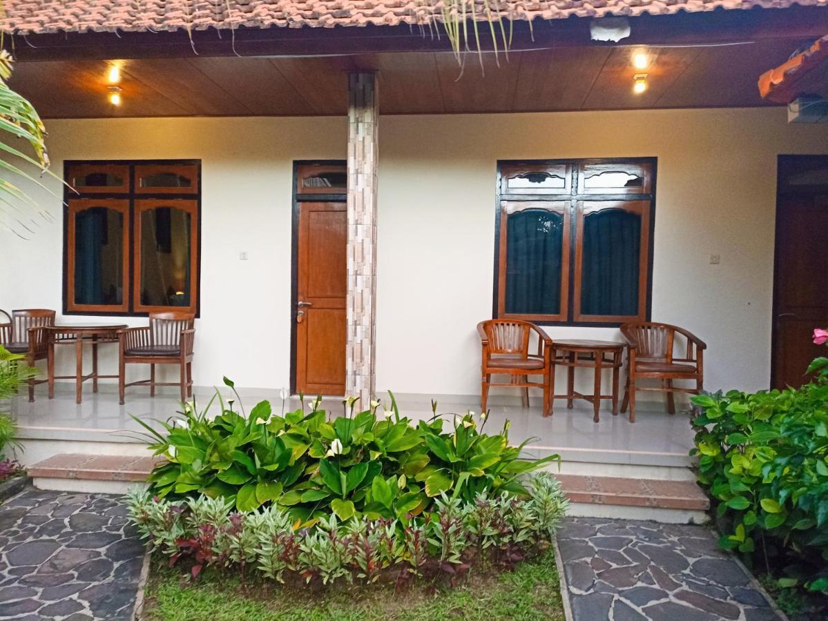 Kusnadi Hotel Legian Exterior foto