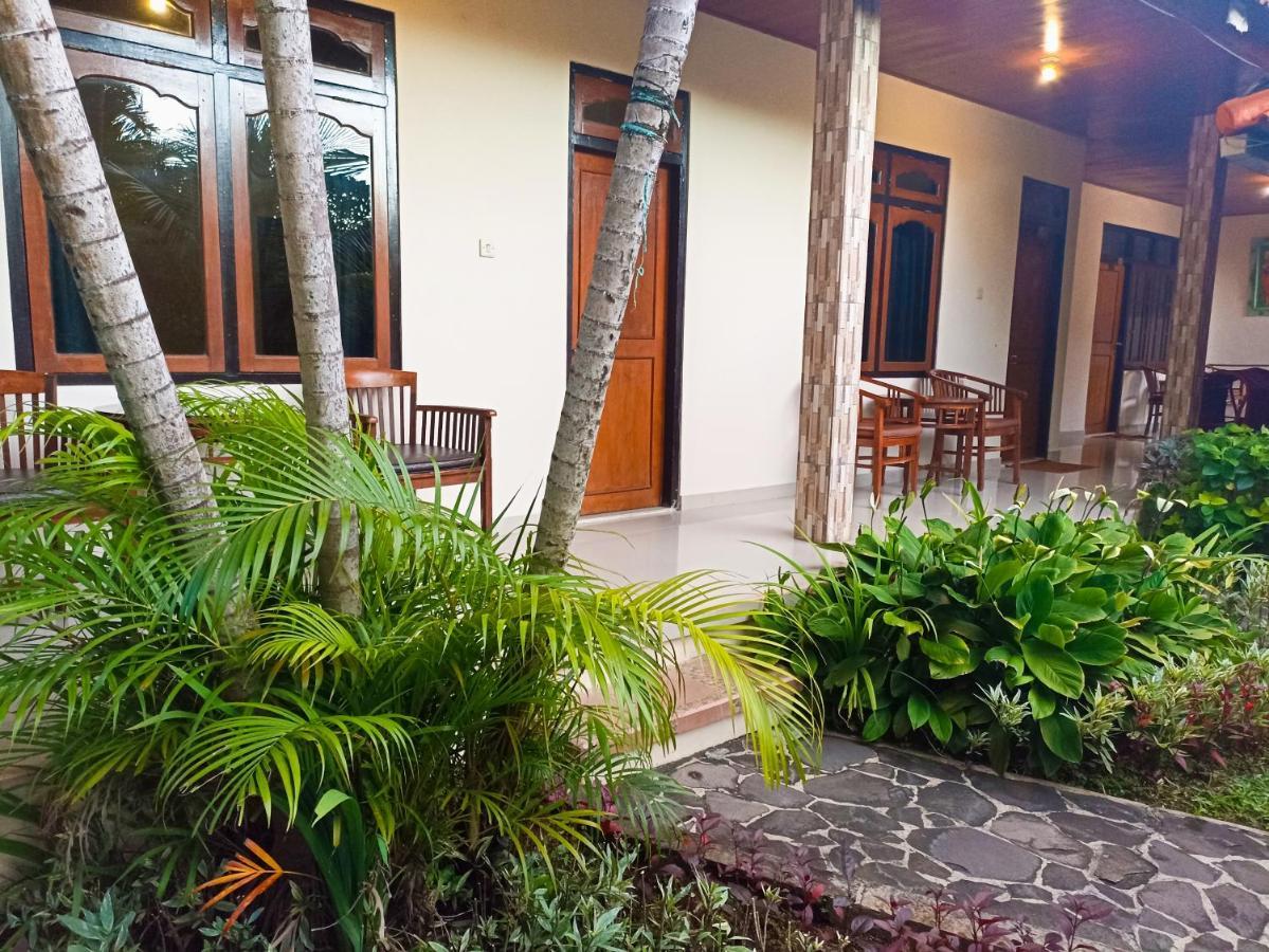 Kusnadi Hotel Legian Exterior foto
