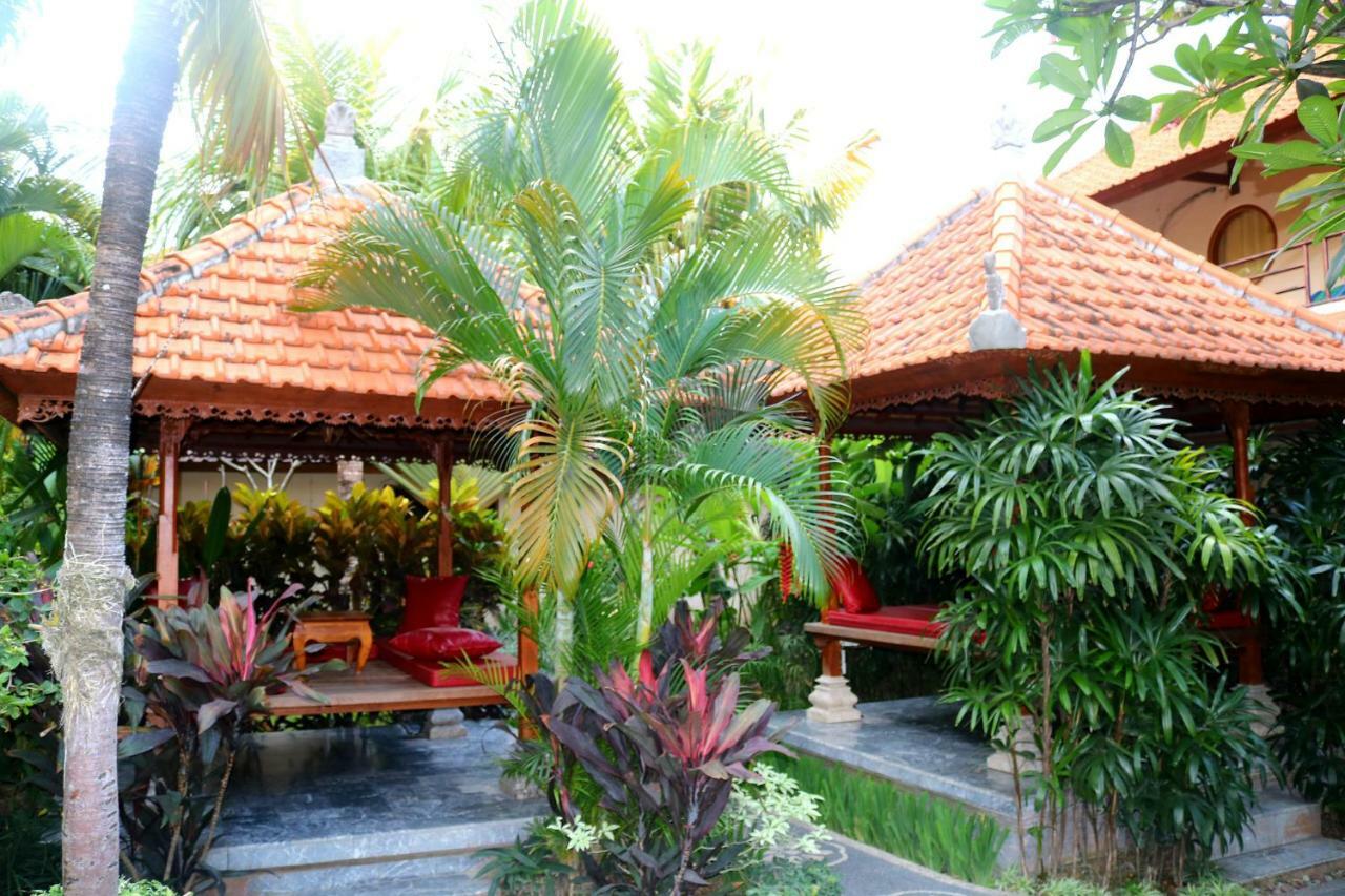 Kusnadi Hotel Legian Exterior foto